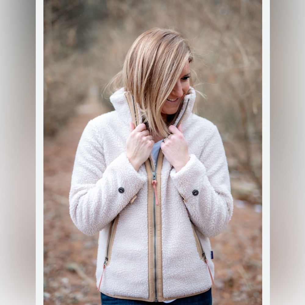 Patagonia- Divided Sky Jacket- Retails $179